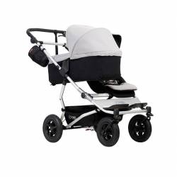 Cochecito Gemelar Duet 3.0 de Mountain Buggy con 1 capazo silver